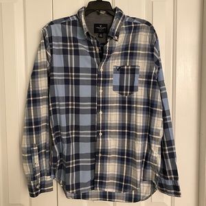 Men’s American Eagle classic fit button down